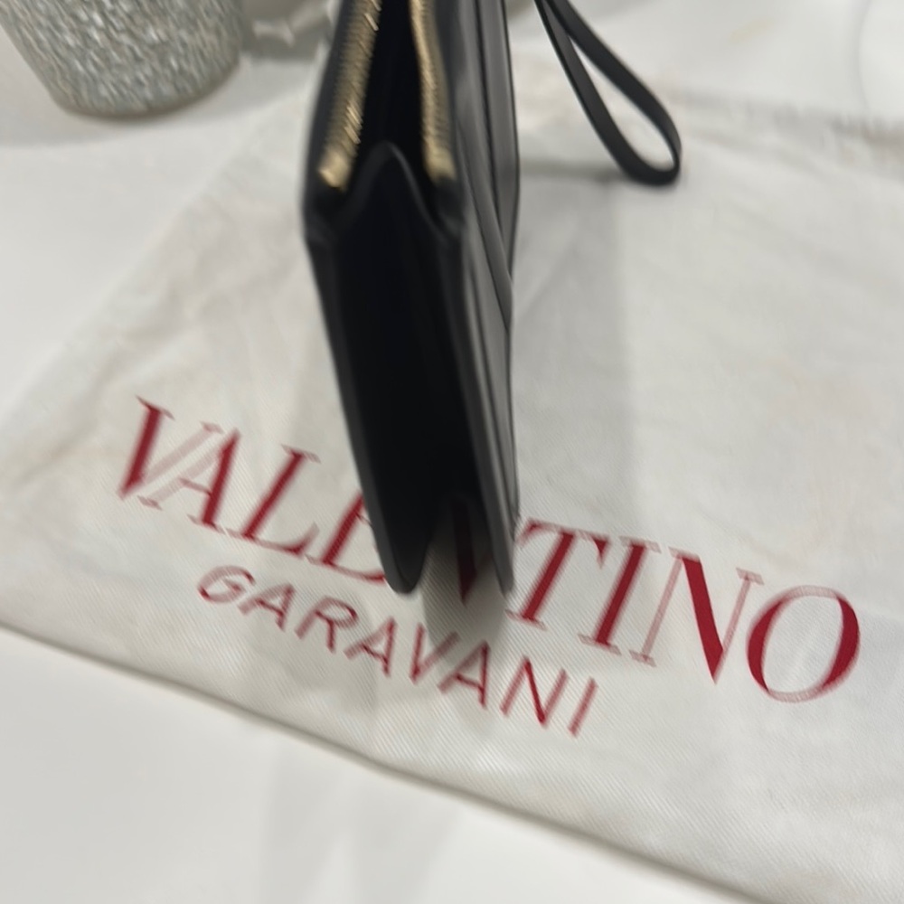 Valentino Garavani Black Crescent Clutch - Picture 5 of 8